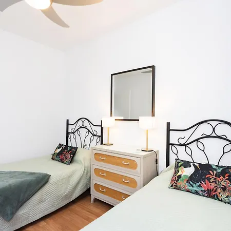 Home2book Cozy Flat Americas Beach, Pool 아파트 플라야데라스아메리카스